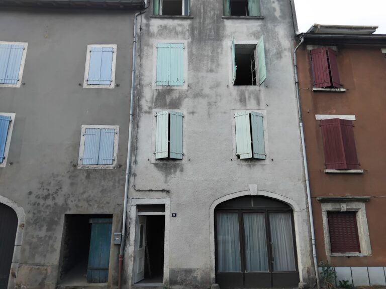 Maison 7 pièces 192 m² · à Lacaune · 192 m² · 71 000 €