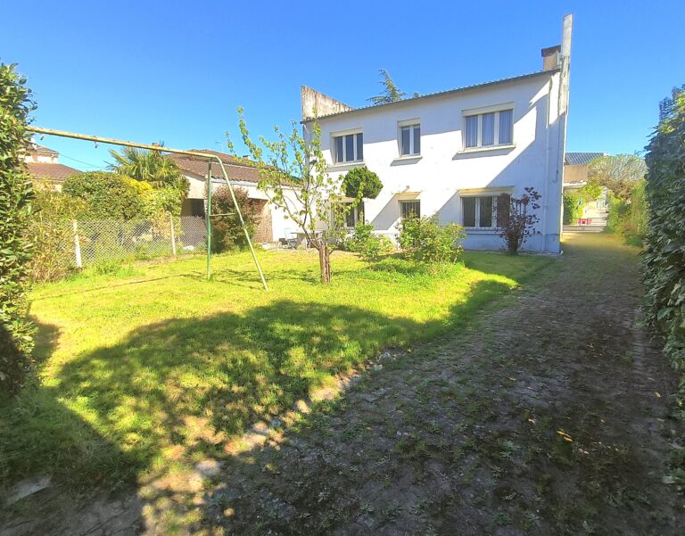 Maison 5 pièces 221 m² · à Castres · 221 m² · 150 000 €
