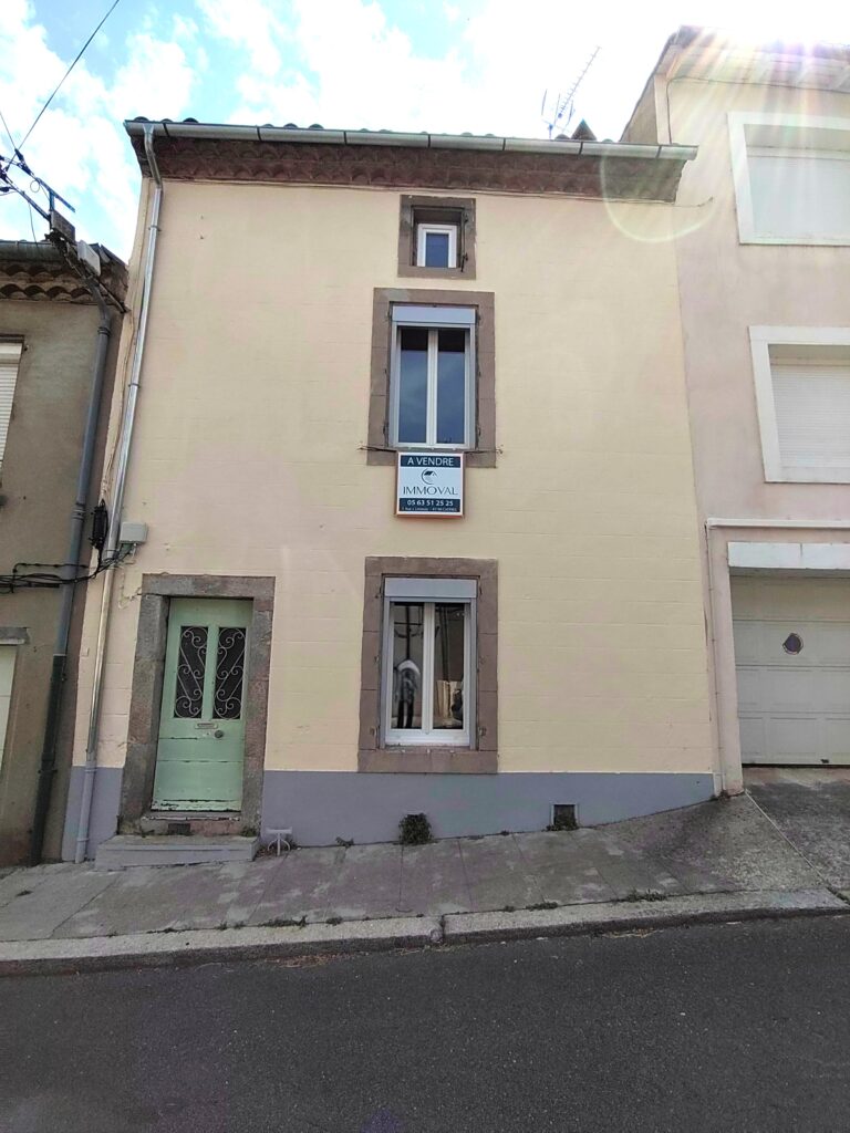 Maison 93 m² · à Mazamet · 93 m² · 68 000 €