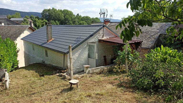 Maison 3 pièces 94 m² · à Brassac · 94 m² · 105 000 €