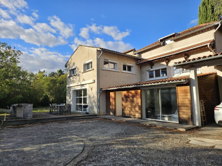 Maison 181 m² · à Castres · 181 m² · 345 000 €