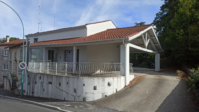 Local commercial 4 pièces 80 m² · à Lacrouzette · 80 m² · 75 000 €